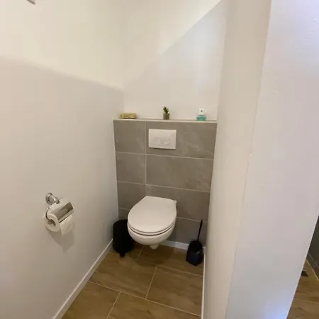 Grosses Doppelzimmer Mit Eigenem Bad Und Kuehlschrank, Frisch Saniert Maison d'hôtes Friedrichskoog