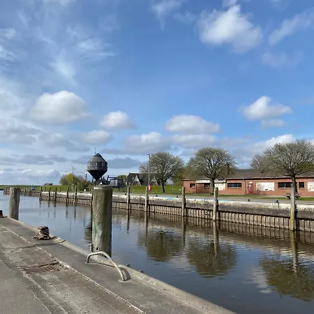 Grosses Doppelzimmer Mit Eigenem Bad Und Kuehlschrank, Frisch Saniert 3*