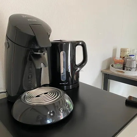 Grosses Doppelzimmer Mit Eigenem Bad Und Kuehlschrank, Frisch Saniert 3* Friedrichskoog