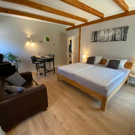 Grosses Doppelzimmer Mit Eigenem Bad Und Kuehlschrank, Frisch Saniert Maison d'hôtes Friedrichskoog